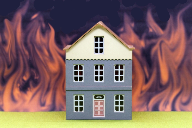 燃える家